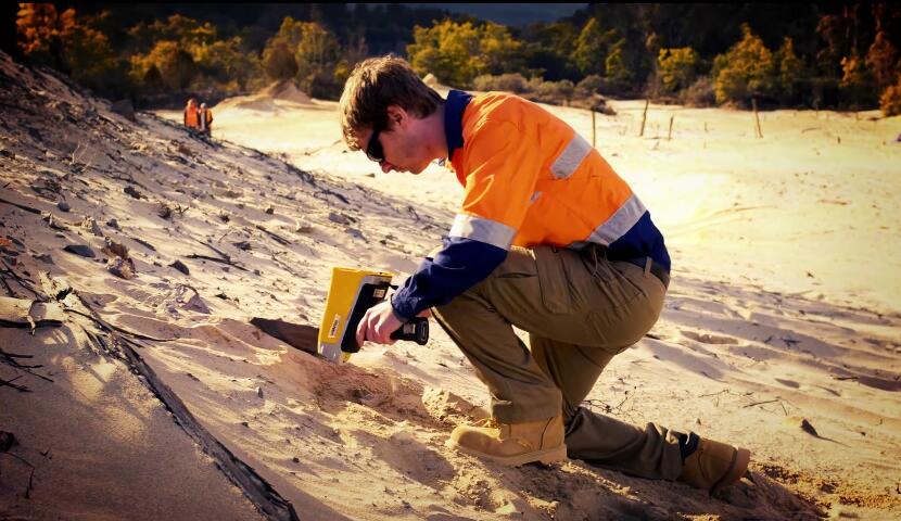 分析儀.jpg 分析儀.jpg